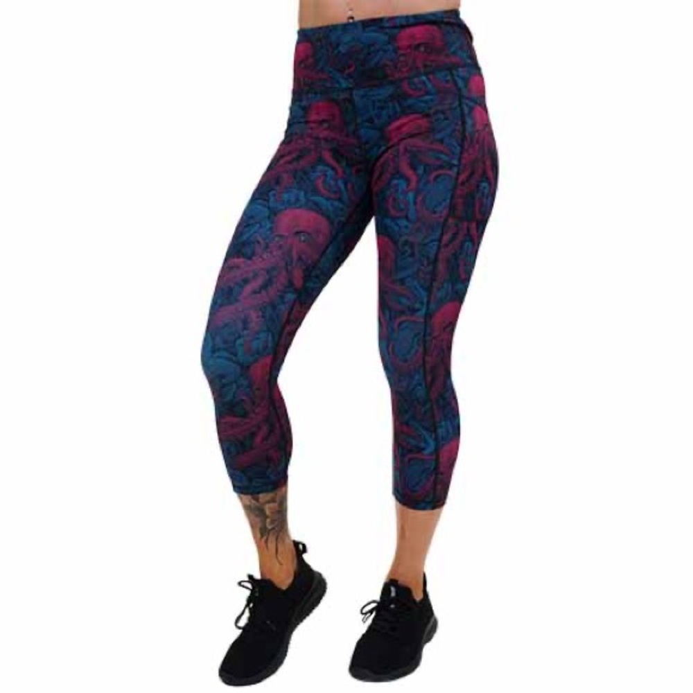 CVG Kraken octopus capri leggings- large